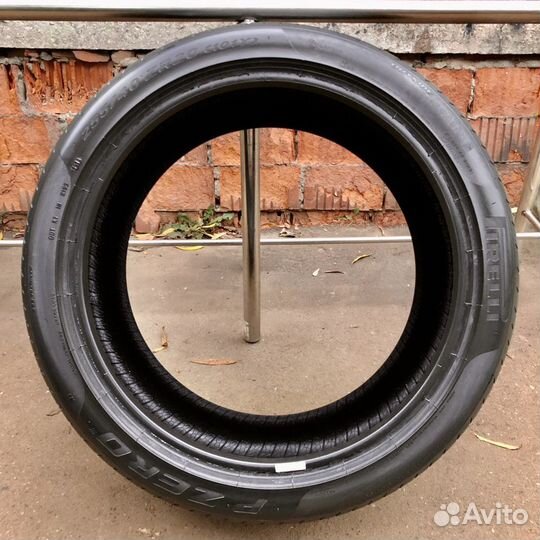 Pirelli P Zero 255/40 R20