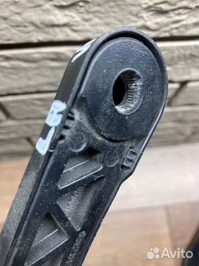 Mercedes-Benz E W212 Поводок стеклоочистителя