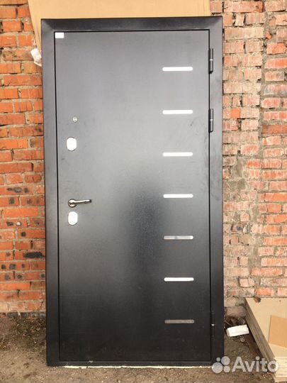 Металлическая дверь бу