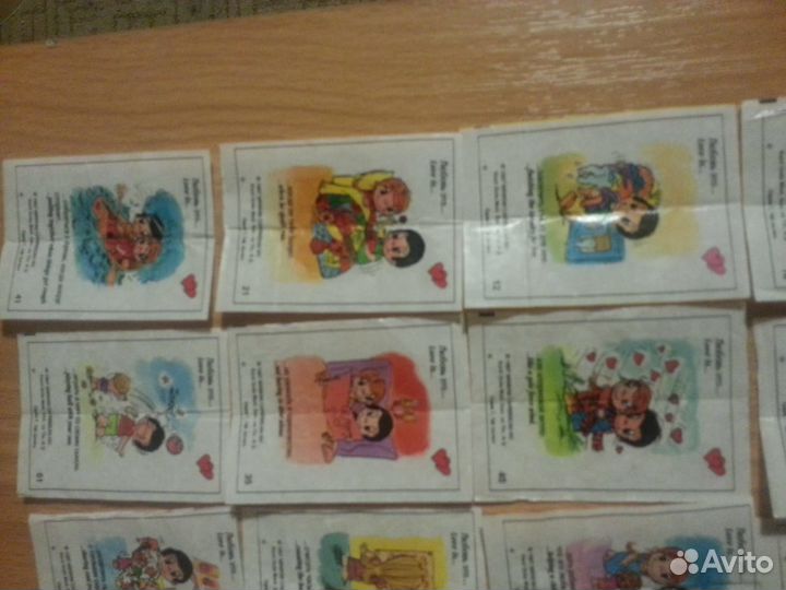 Вкладыши от жевачки love IS