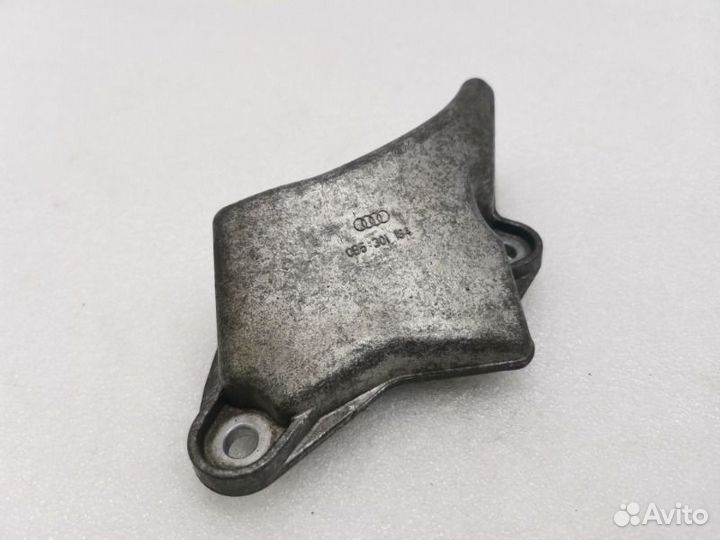 Кронштейн АКПП правый Audi A6 C7 2.0 TDI 2018