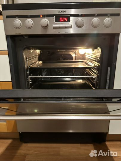 Духовой шкаф AEG