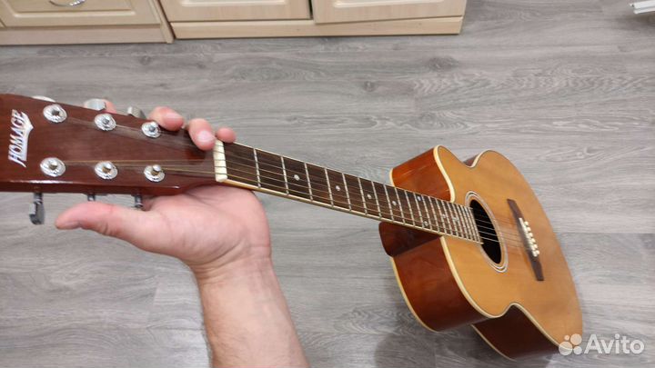Акустическая гитара