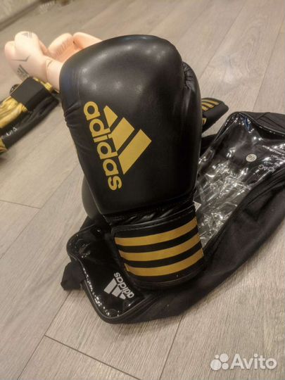 Боксерские перчатки Adidas Hybrid 50 12oz