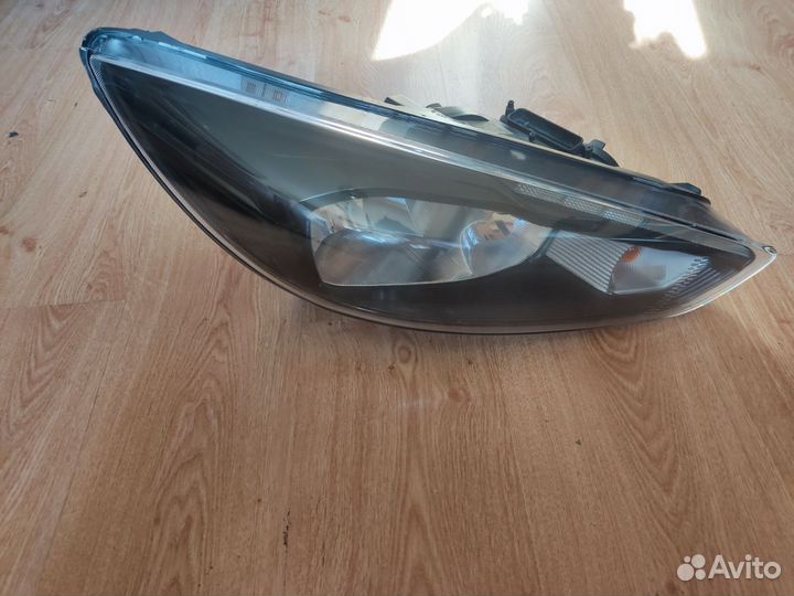 Фара правая оригинал