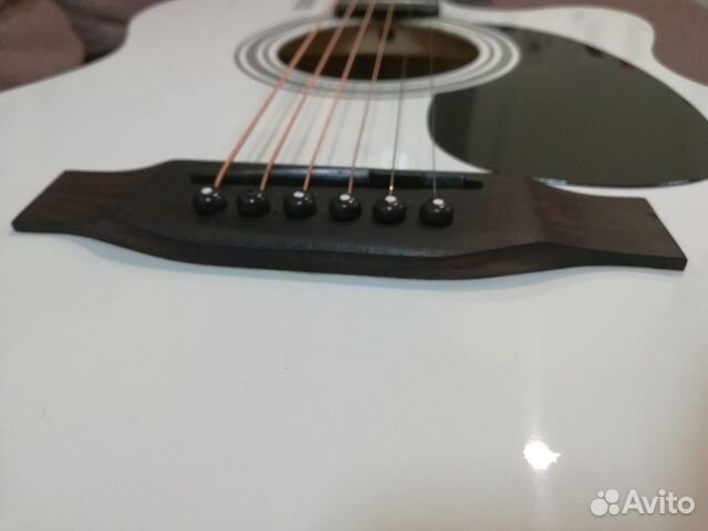 Гитара белая с чехлом объявление продам