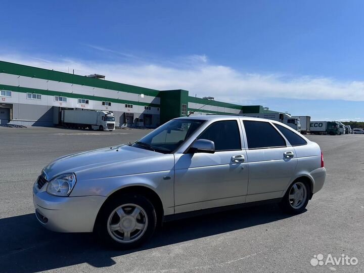 LADA Priora 1.6 МТ, 2011, 200 300 км