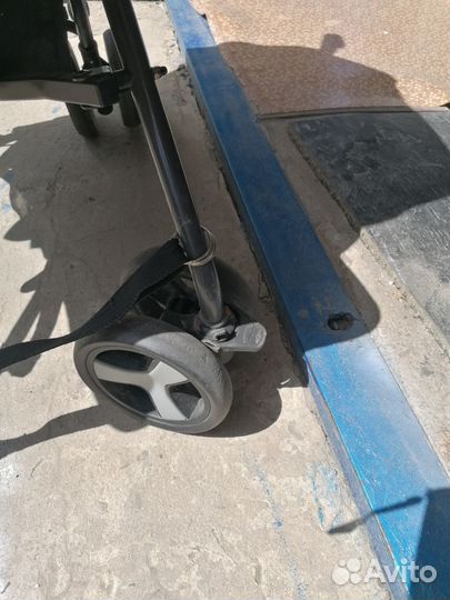 Коляска троость