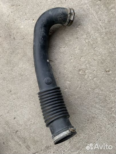 Патрубок воздушного фильтра Ford Focus 2 1.6