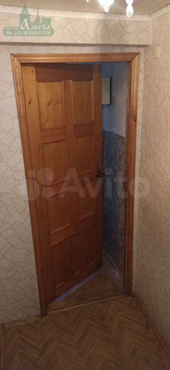 Комната 11 м² в 5-к., 2/2 эт.