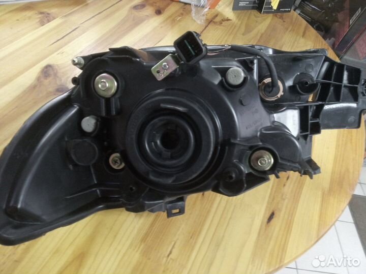 Фара правая Митсубиси Оутлендер 1