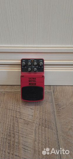 Гитарная педаль disrorshion. Behringer UM 300