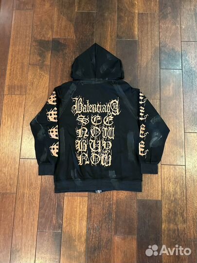 Balenciaga Metal зип худи на руках