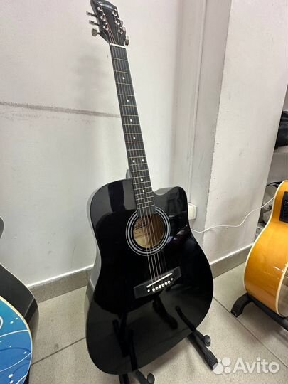 Акустическая гитара