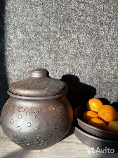 Горшок глиняный. Новый. 2 л