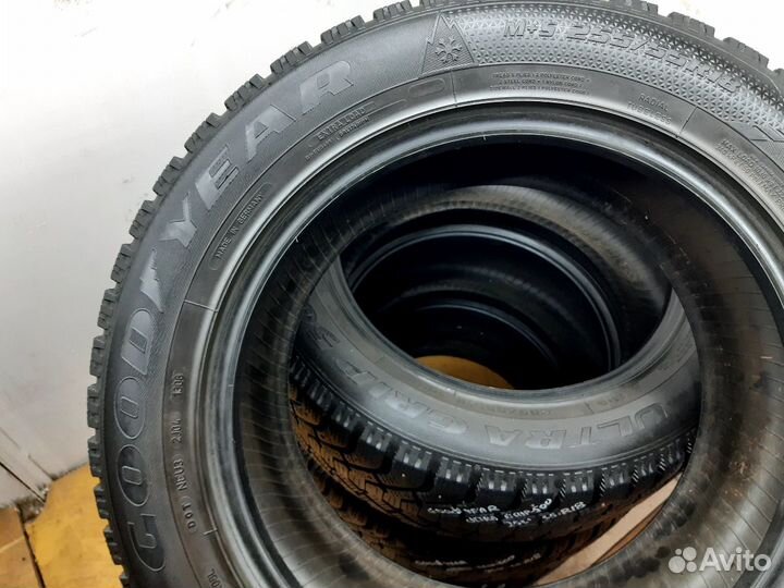 Goodyear UltraGrip 500 255/55 R18