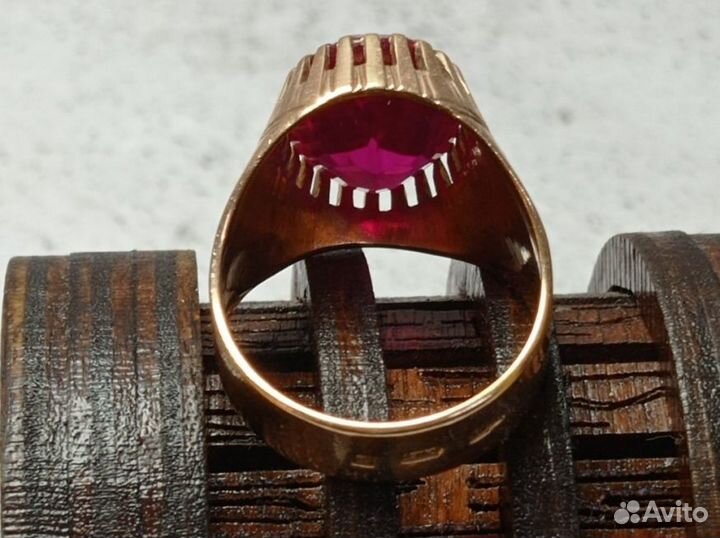 Золотое кольцо с Рубином 583 пробы массой 10.7 гра