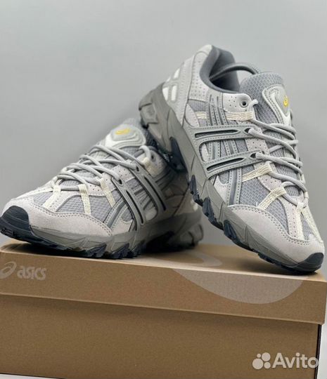 Удобные кроссовки Asics Sonoma