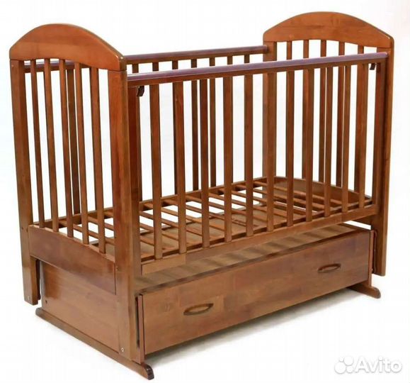 Детская кроватка с поперечным маятником