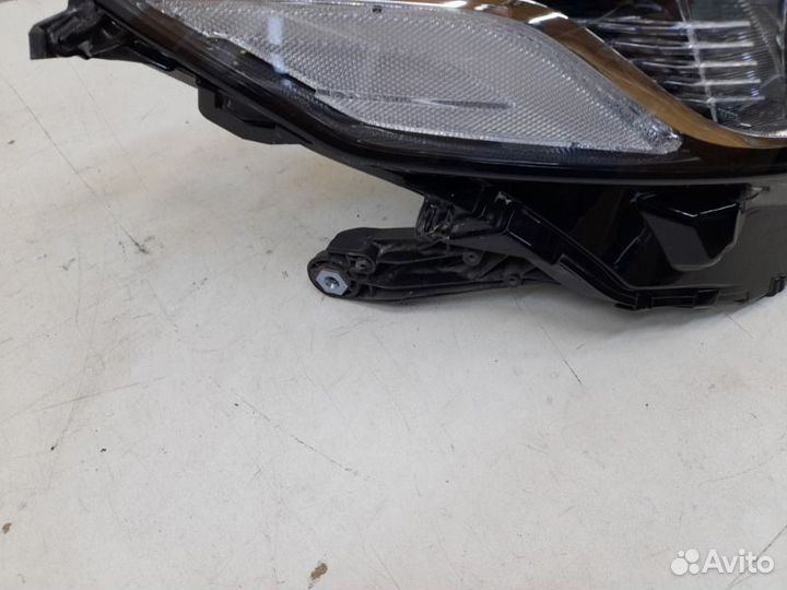 Фара правая Toyota Camry XV70 2017-2021