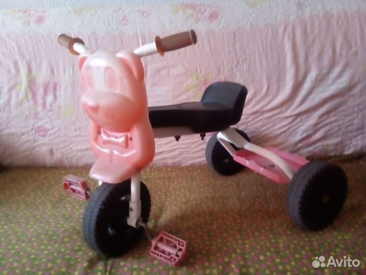 Детский трёхколесный велосипед в хорошем состоянии