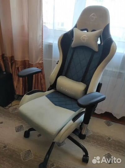 Кресло для игр. Игровое кресло с массажем