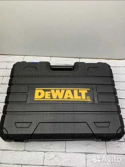 Аккумкуляторный перфоратор Dewalt