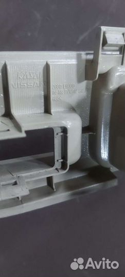 Накладка дверной общивки задняя на Nissan Fuga