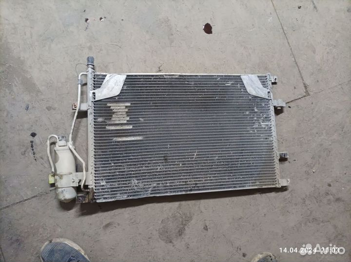 Радиатор кондиционера Volvo S80