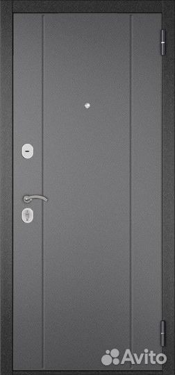 Дверь входная в квартиру