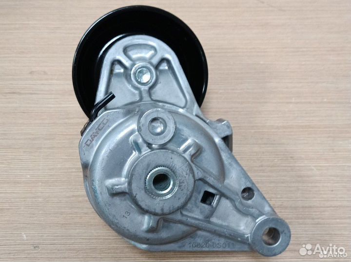 Ролик натяжителя