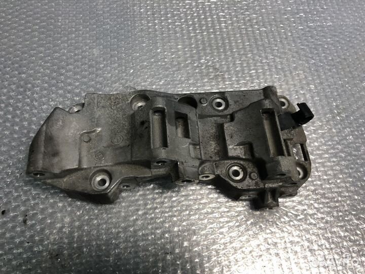 Кронштейн генератора BMW 520d F10 N47N