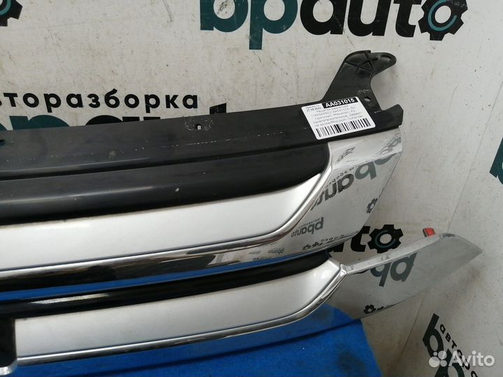 Решетка радиатора 7450A992 Mitsubishi Outlander