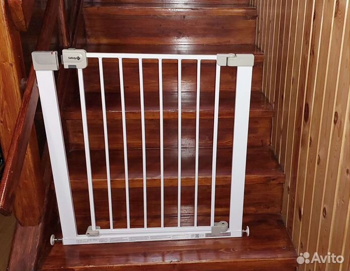 Барьер на лестницудля детей