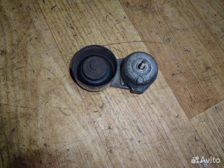 Ролик-натяжитель ручейкового ремня Mazda Tribute