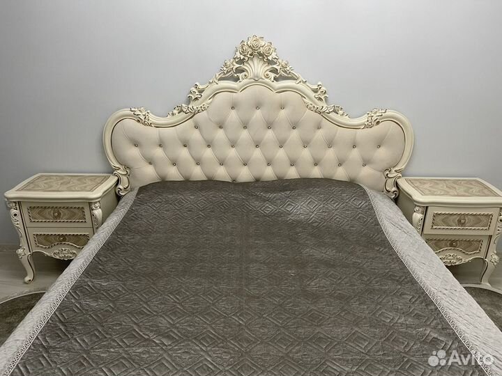 Спальный гарнитур