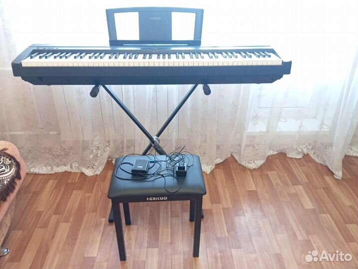 Цифровое пианино yamaha со стулом стойкой педалью