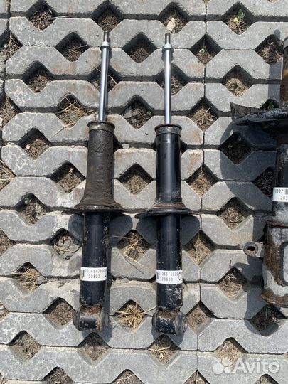 Амортизаторы на Subaru XV 1 поколения комплект