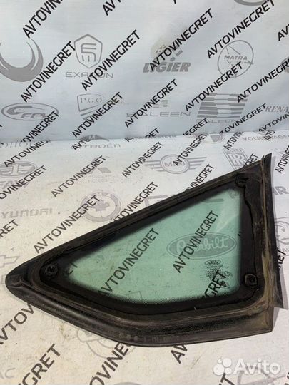 Стекло кузова левое Ford Focus 3