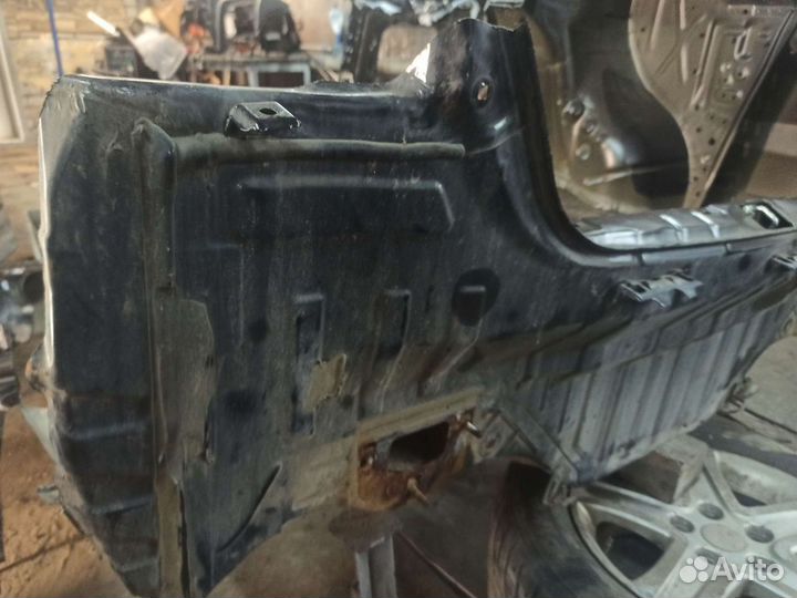 Задняя панель задняя часть Nissan Altima L32