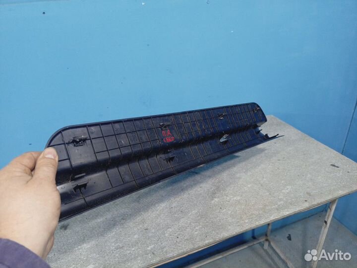 Накладка порога передняя правая Kia Ceed 1 (ED)