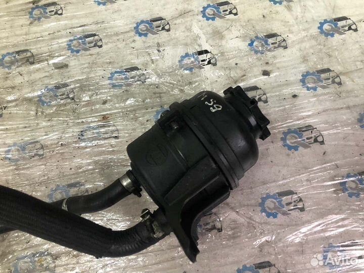 Бачок гура передний Bmw 528I E39 M52B28 1998