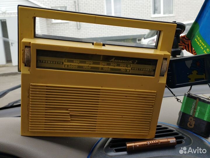 Радиоприемник СССР Альпинист 2