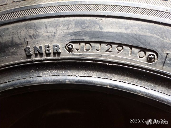 Bridgestone Blizzak Revo GZ 215/60 R17