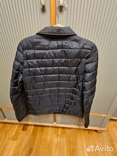 Продам женский пуховик тонкий Geox