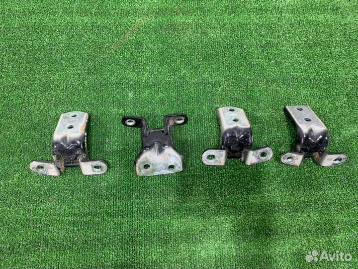 Петля двери Kia Rio хэтчбэк 1.4 G4EE 2011