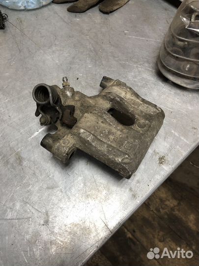 Суппорт задний ford focus 2