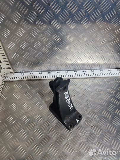 Кронштейн двс MAN 51192103071