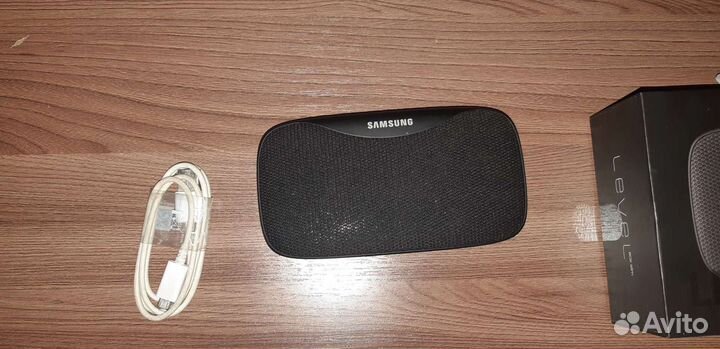 Продаю колонку Samsung level box slim