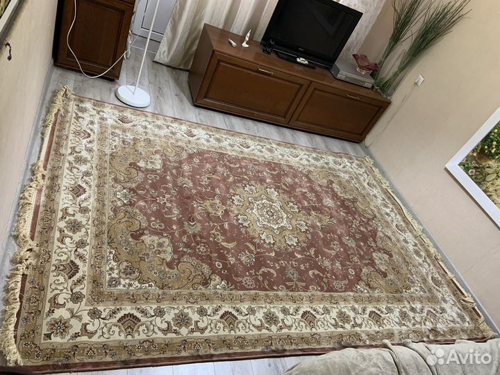 Ковёр шелковый
